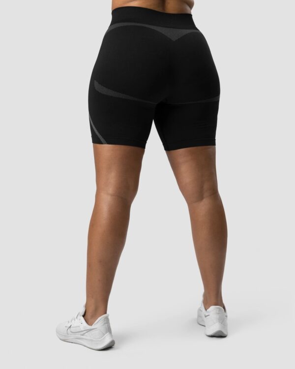 seamless-biker-shorts-black